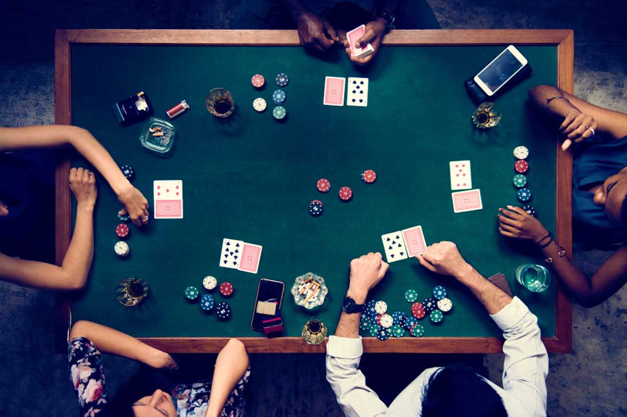 The differences between the male and female poker players